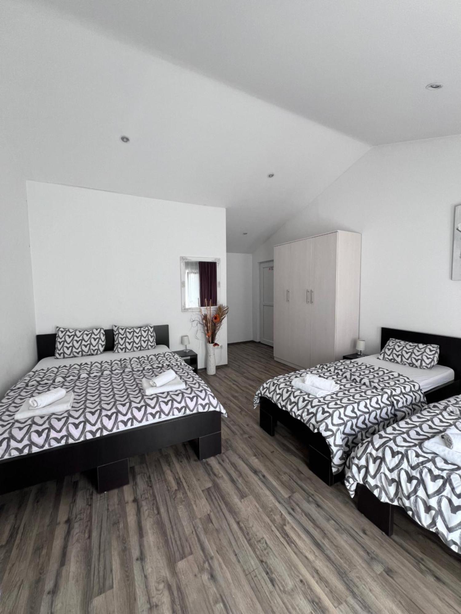 Apartments & Rooms Villa Zaad Mostar Bagian luar foto