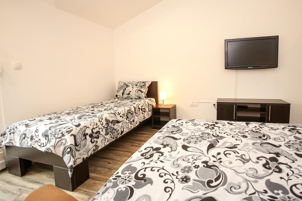 Apartments & Rooms Villa Zaad Mostar Bagian luar foto