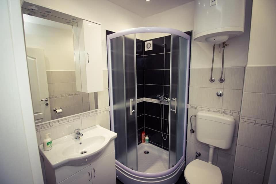 Apartments & Rooms Villa Zaad Mostar Bagian luar foto